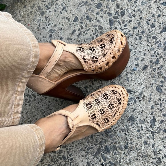 Macarena Collection heeled platform Mexican Huaraches - sz 8 - Picture 4 of 6